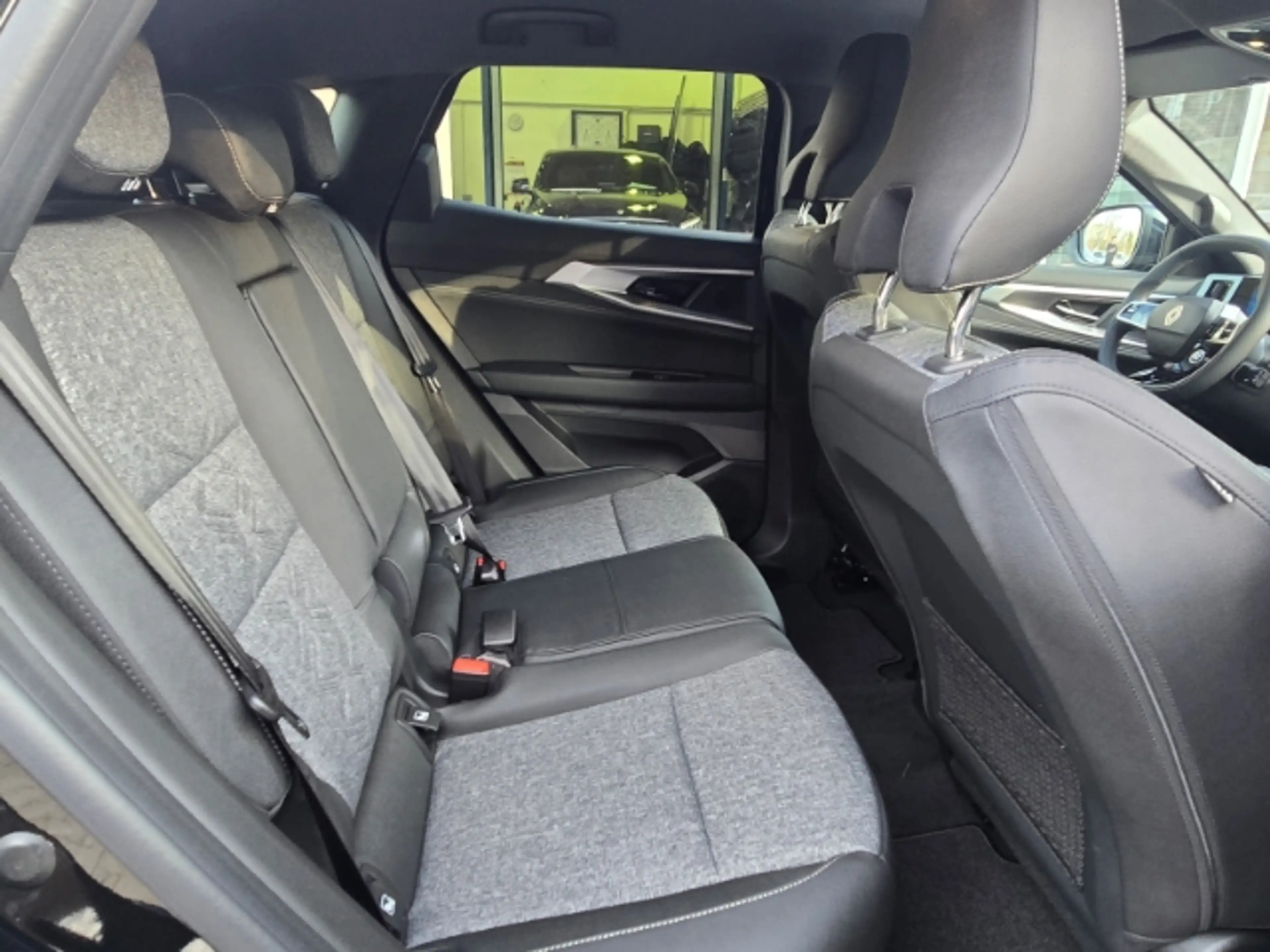 Renault Austral Techno 1.2 E-TECH Full Hybrid 200 EU6e — photo 9