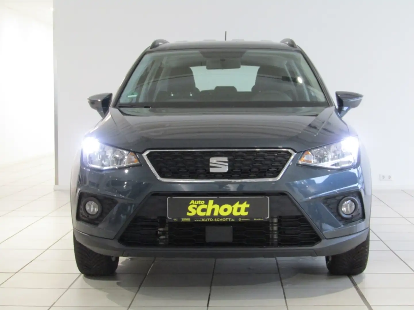 SEAT Arona Style SEAT 1.0 TGI STYLE Grau - 2