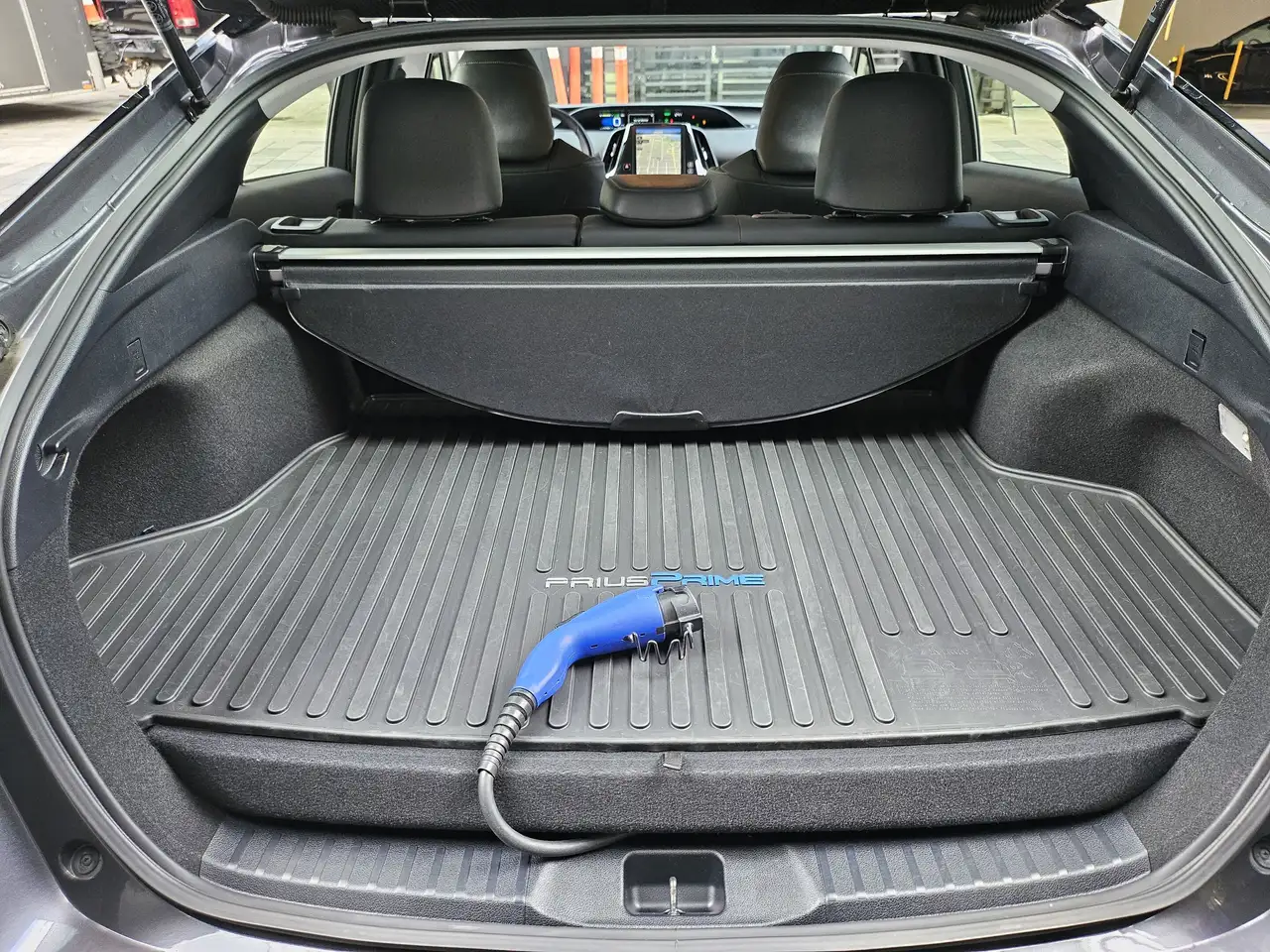 Toyota Prius Prime снимка Toyota Prius Prime
