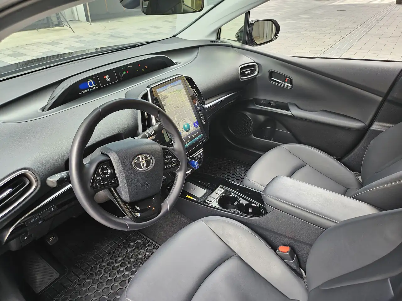 Toyota Prius Prime снимка Toyota Prius Prime