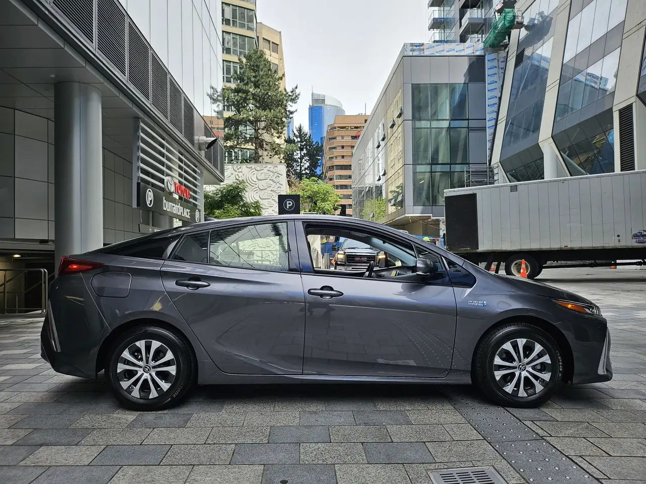 Toyota Prius Prime снимка Toyota Prius Prime