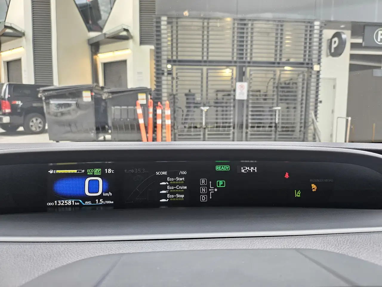 Toyota Prius Prime снимка Toyota Prius Prime