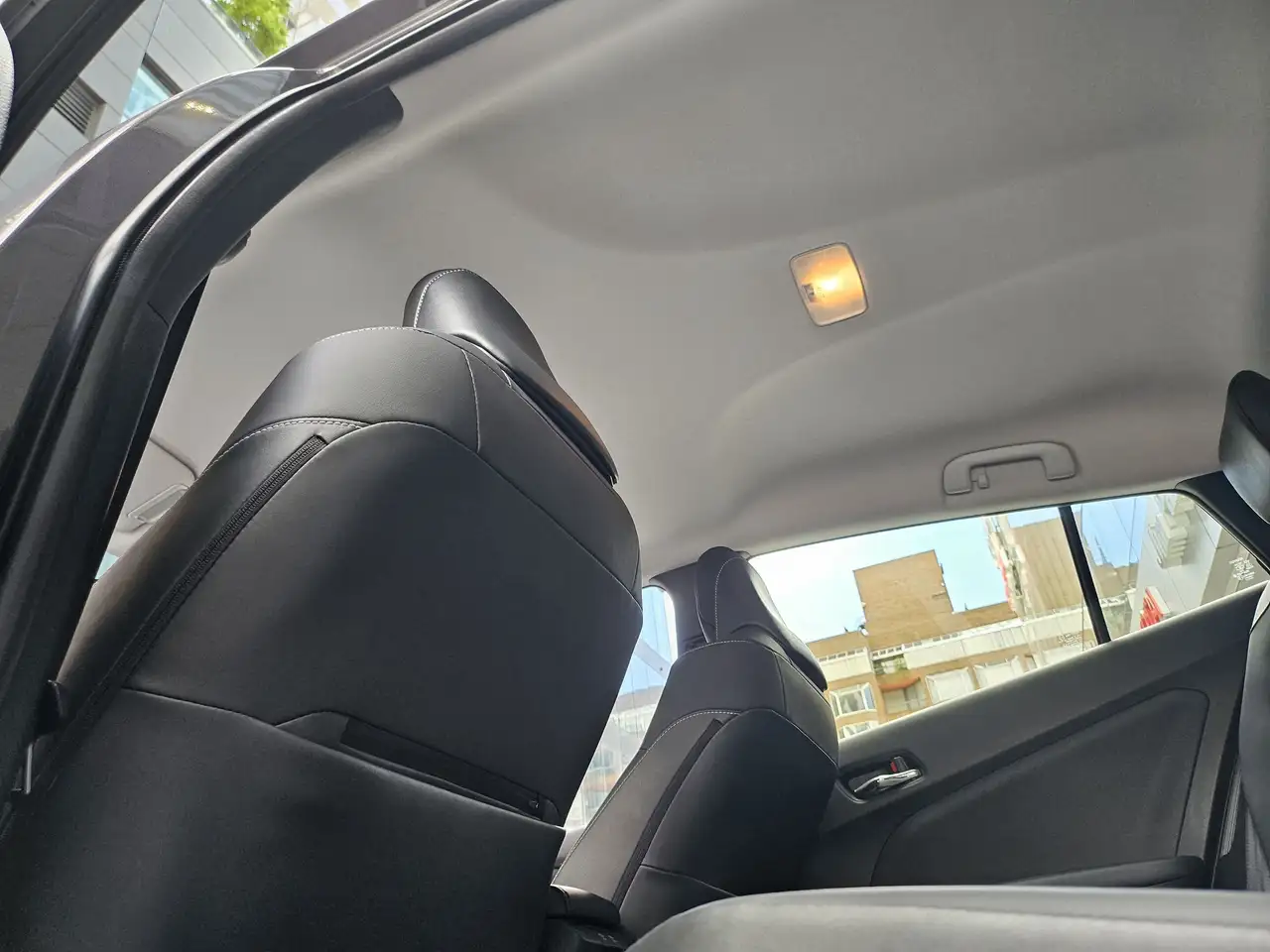 Toyota Prius Prime снимка Toyota Prius Prime