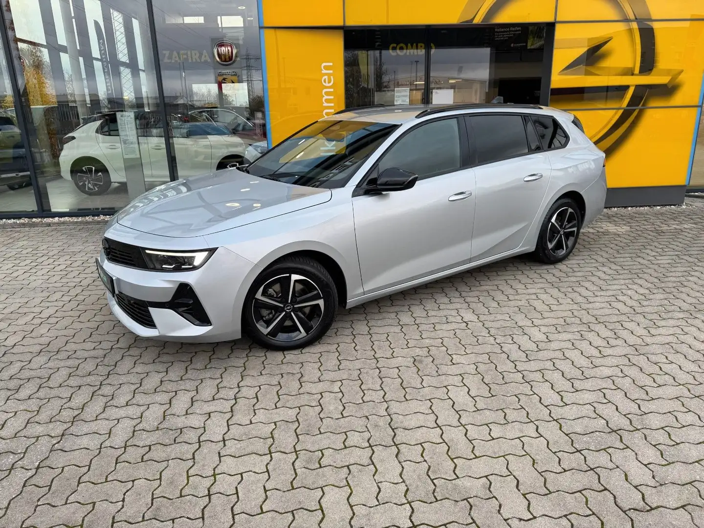 Opel Astra ST GS 1.2 Turbo 130PS AT8 Automatik Kombi Argent - 1