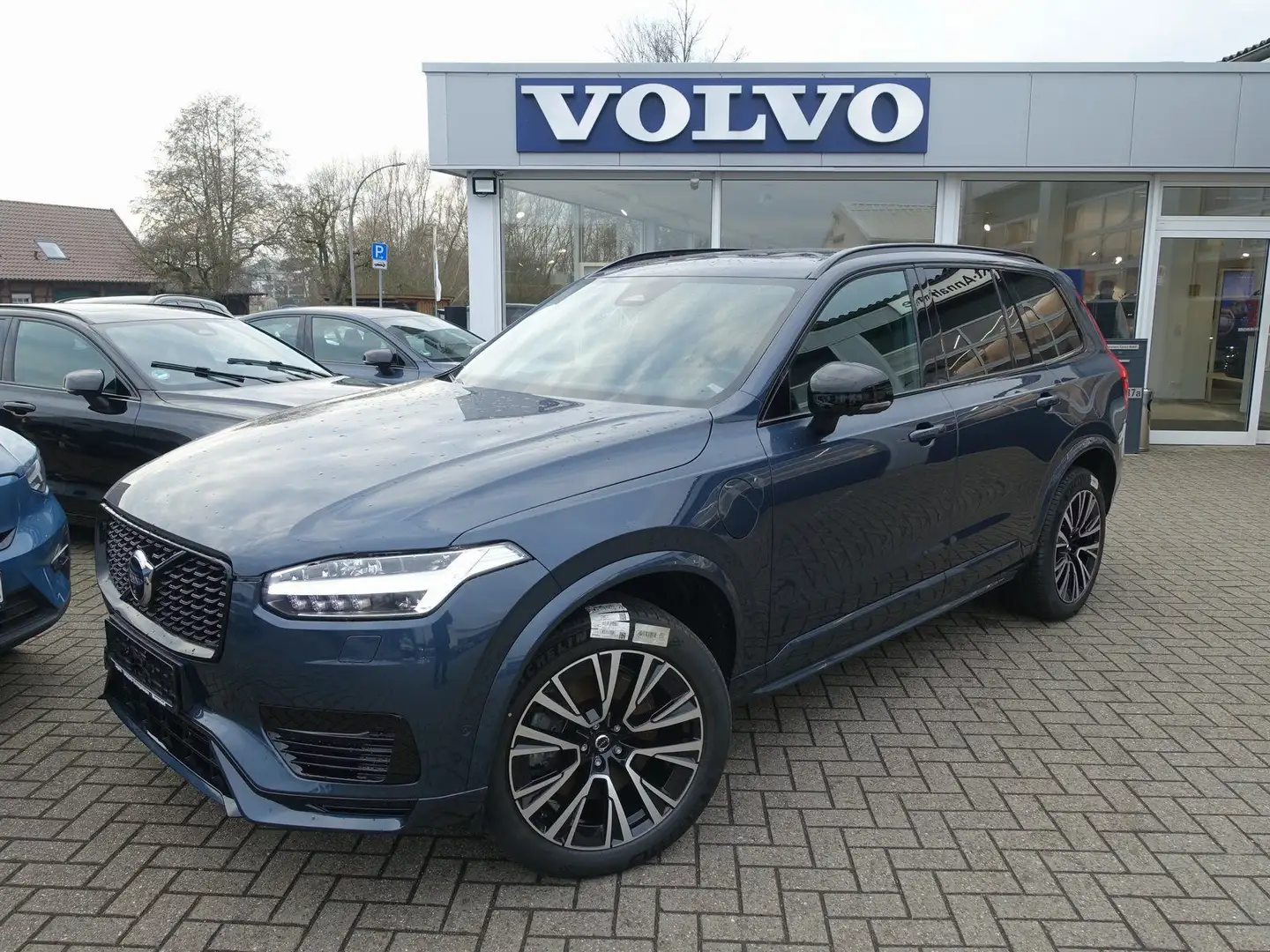 Volvo XC90 Plus DarkT8 AWD Plug-in Hybrid/Pano/360/H&K Blau - 1