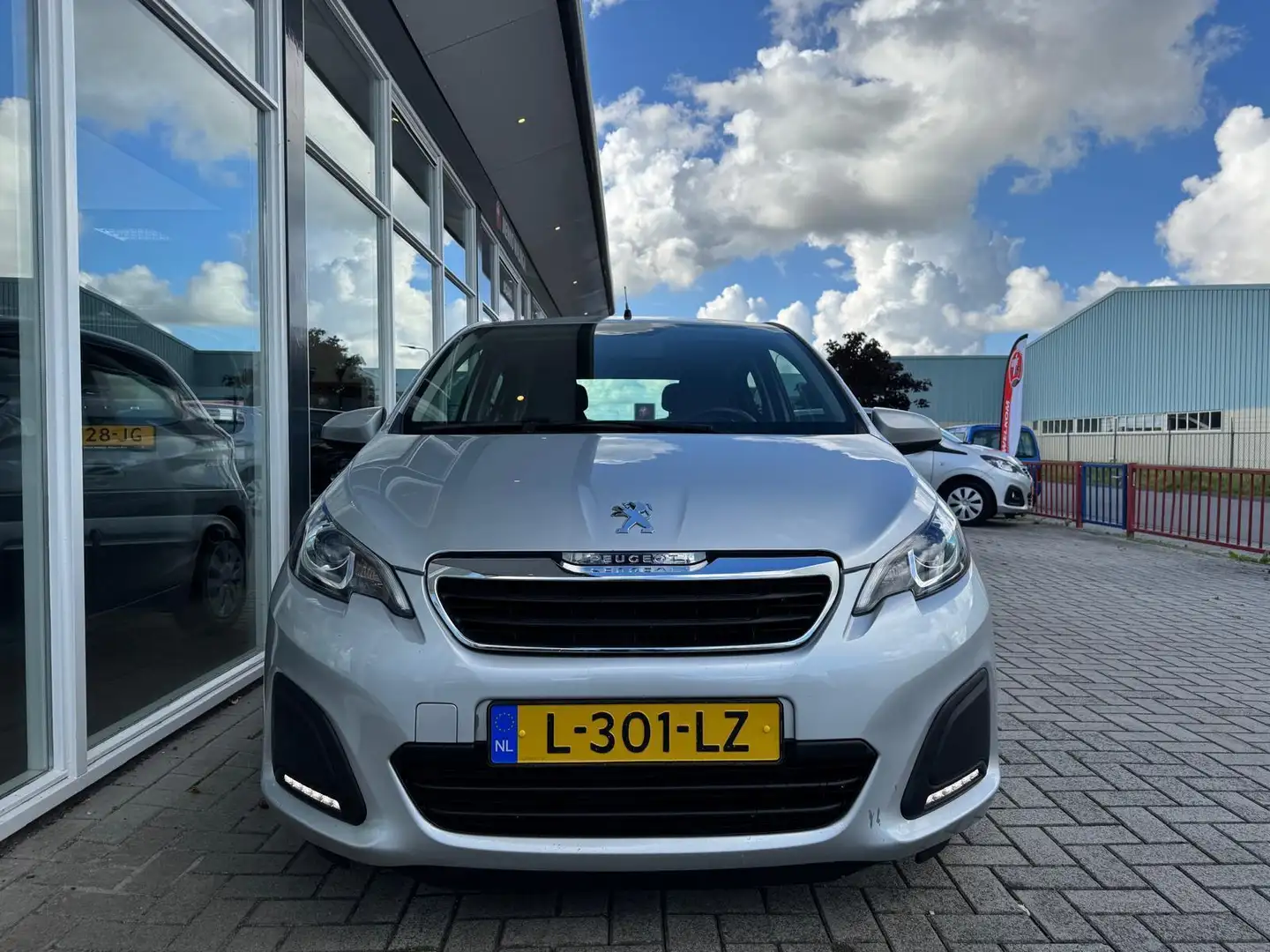 Peugeot 108 1.0 e-VTi Active|Airco|Bluetooth|Elek. Ramen| Grau - 2