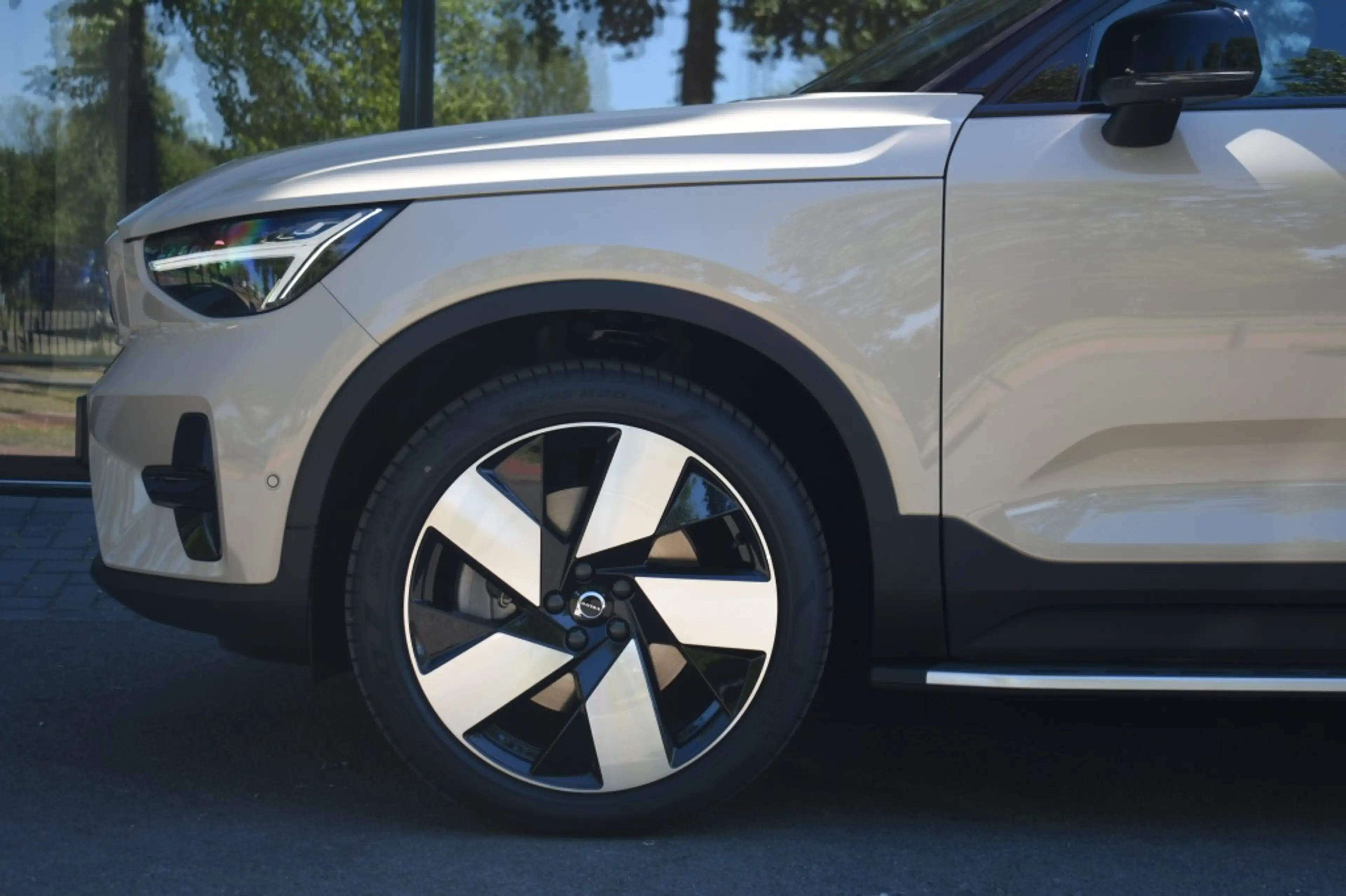 Volvo EX40 Extended Range Ultra Europa 252pk/82kWh | 20'' | G — photo 6