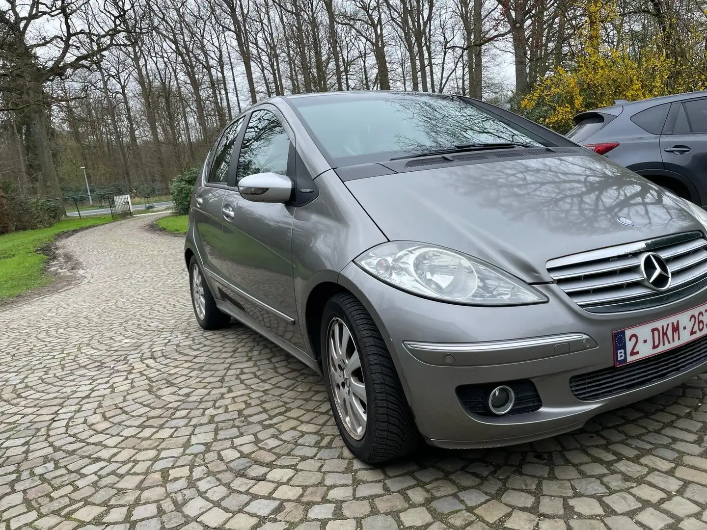 Mercedes-Benz A 200 A 200 Autotronic Avantgarde Beżowy - 2