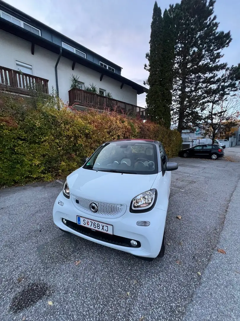 smart forTwo cabrio EQ passion Weiß - 1