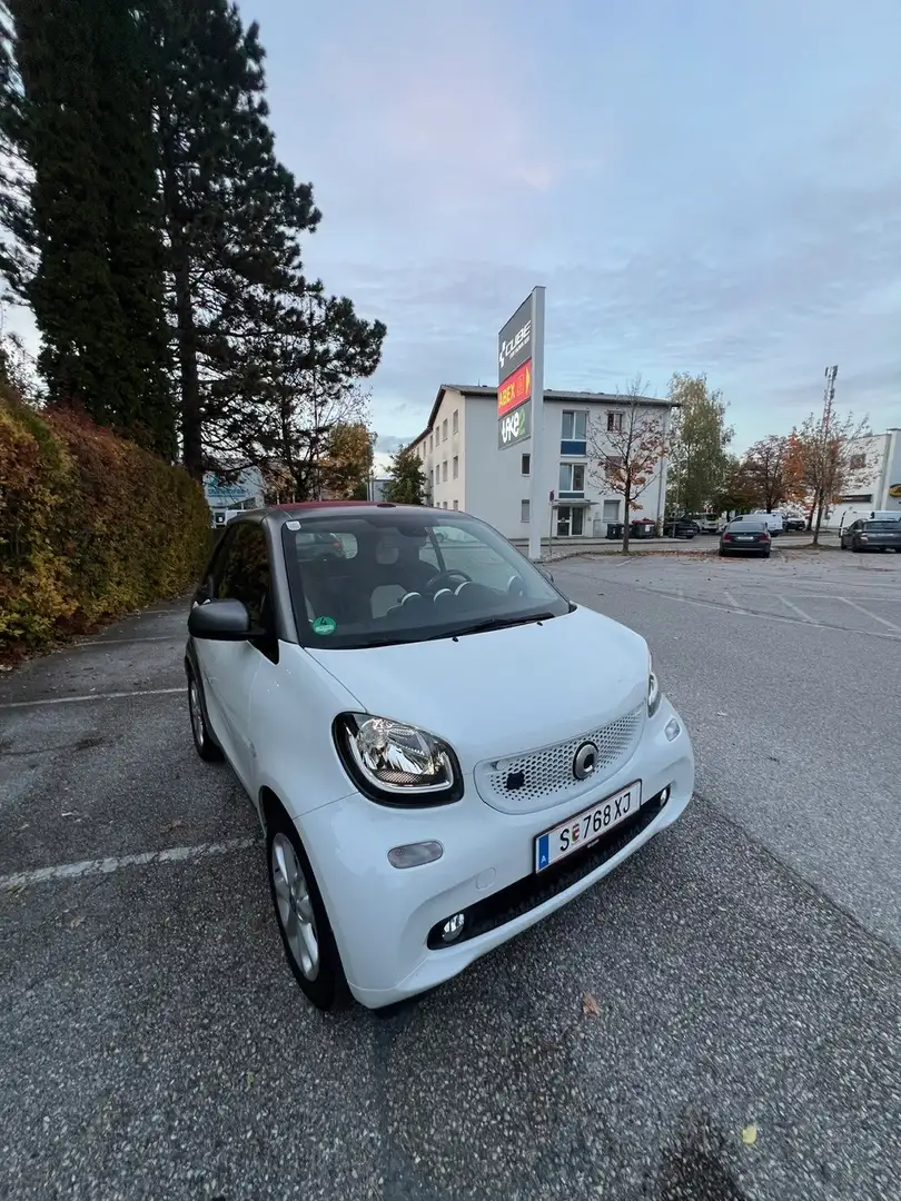 smart forTwo cabrio EQ passion Weiß - 2