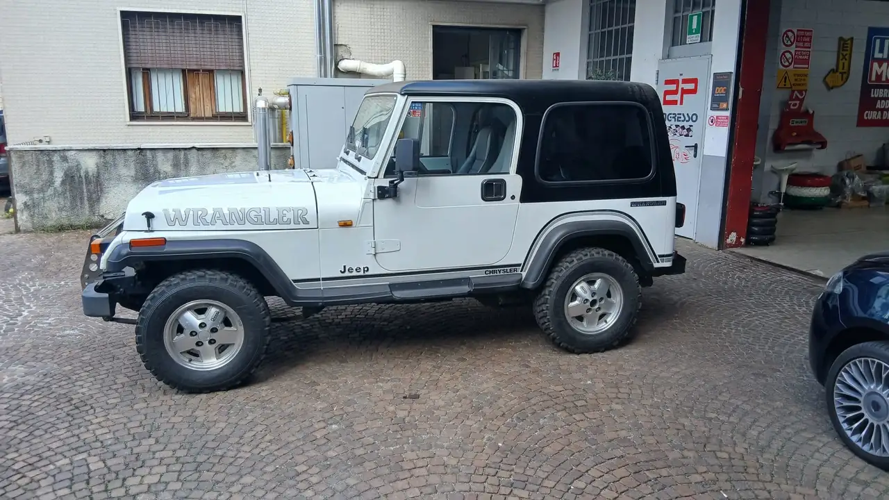 Jeep Wrangler Hard Top 2.5 Laredo, foto 1