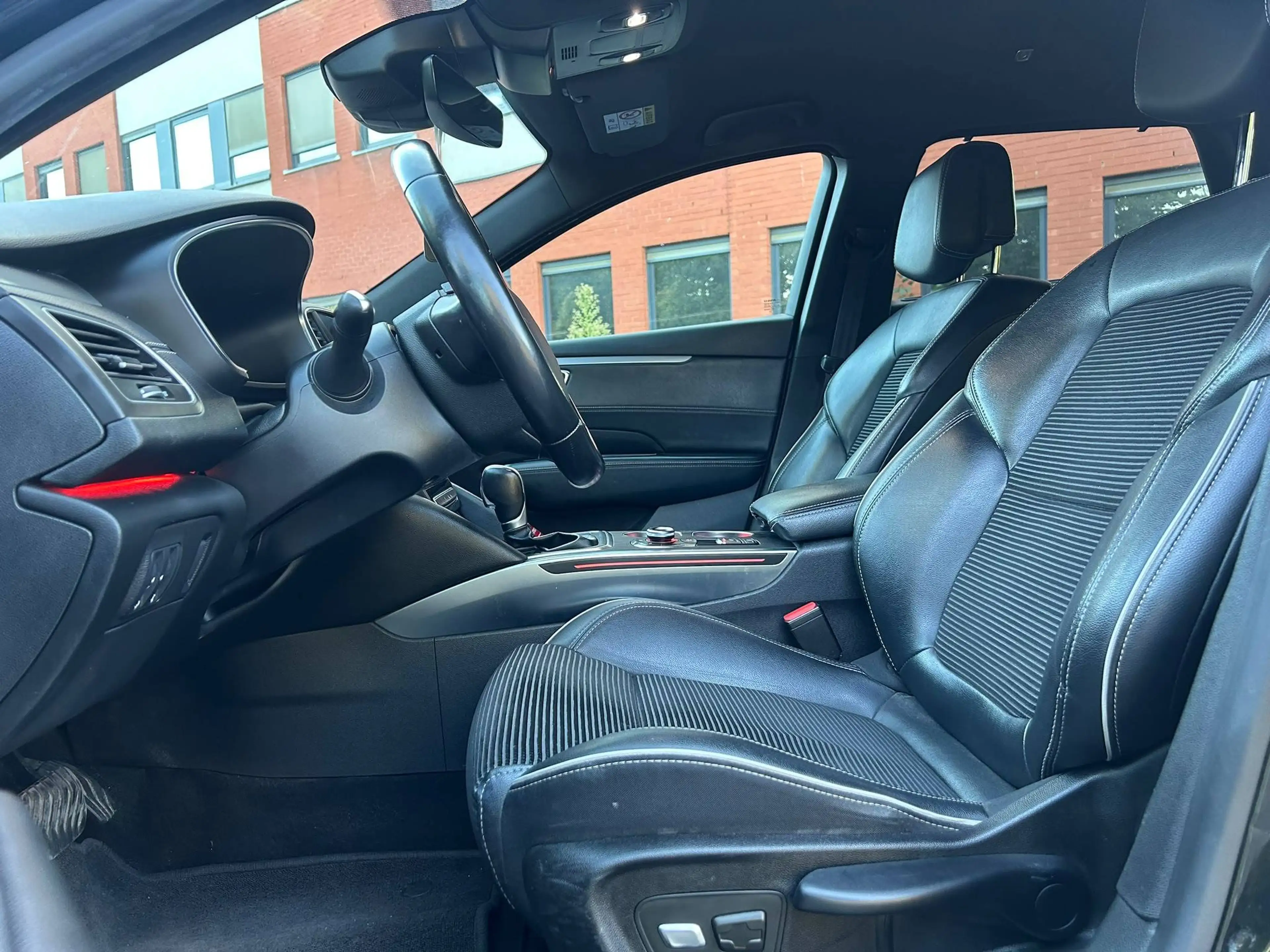 Renault Talisman 📍AGENCE BEERSEL - ✅12 MOIS DE GARANTIE - TVA DEDUCTIBLE — photo 11