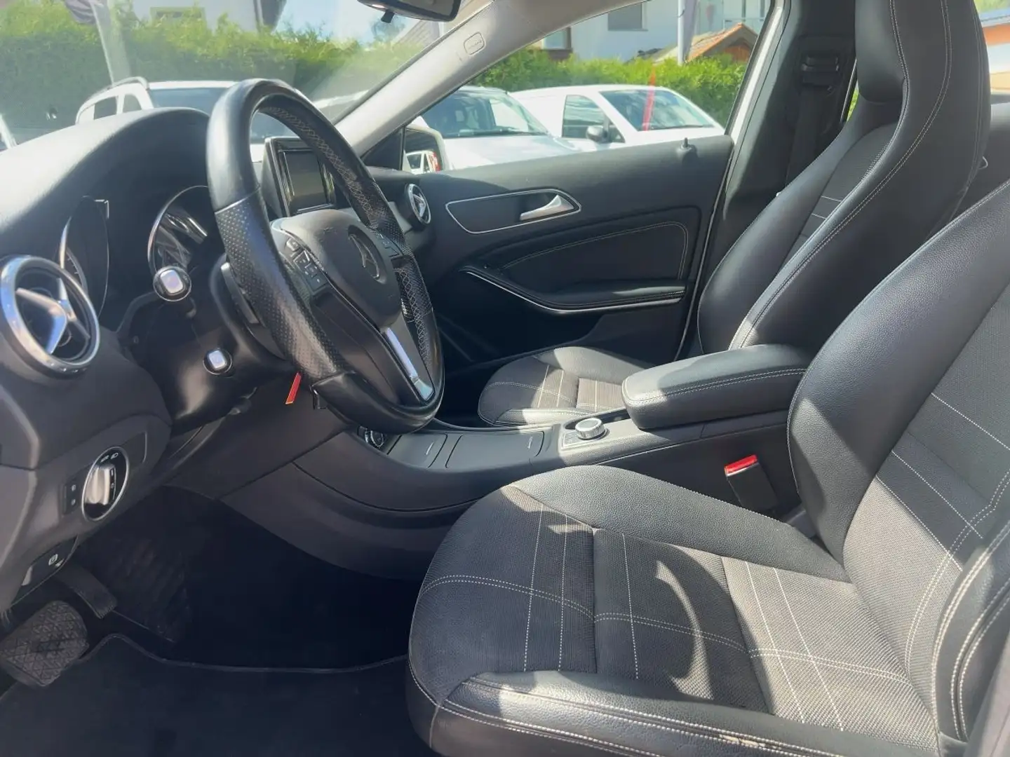 Mercedes-Benz GLA 200 CDI 4MATIC *RKam*Klima*Shz*eHeck* Weiß - 2