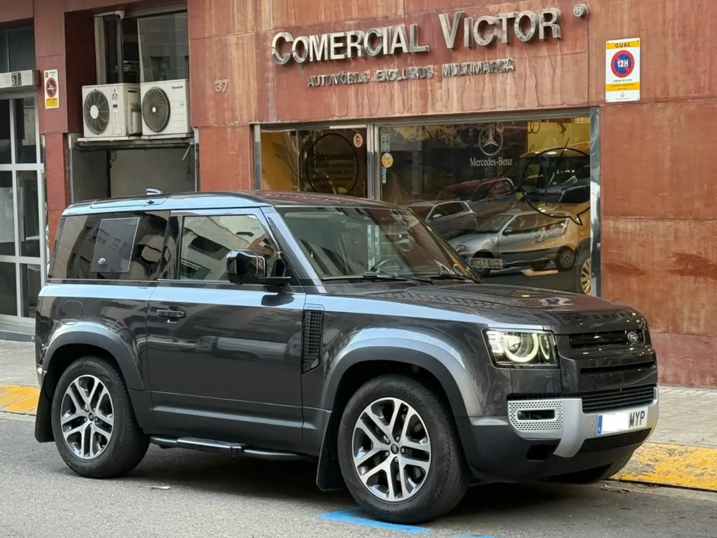 Land Rover Defender Todoterreno Automático de 3 Puertas Grün - 1