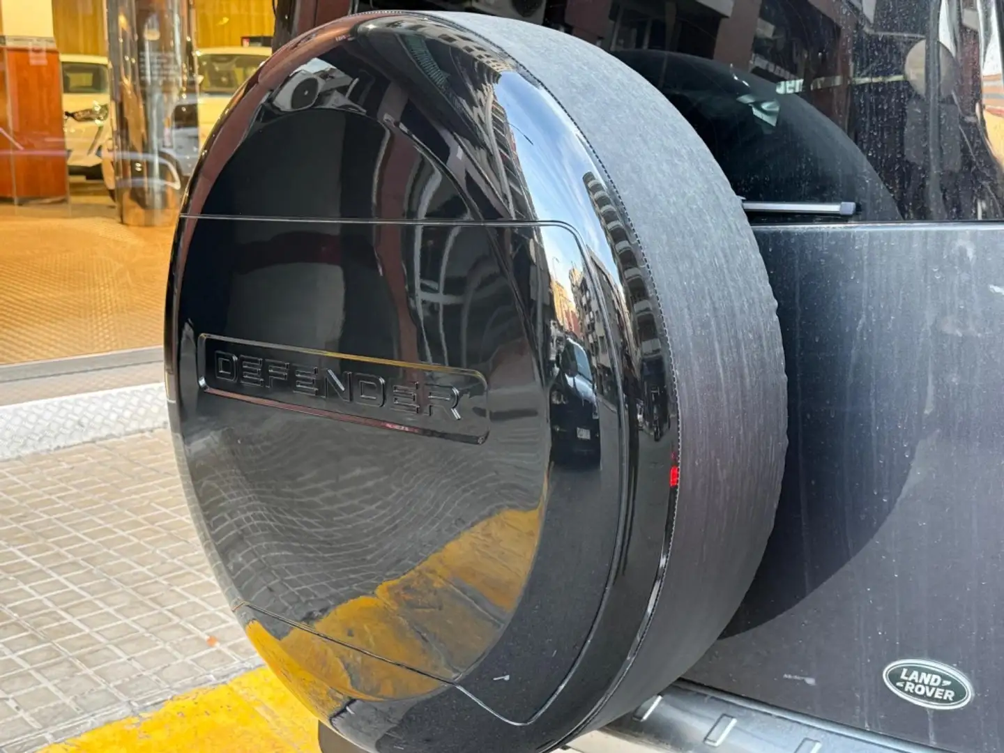 Land Rover Defender Todoterreno Automático de 3 Puertas Grün - 2