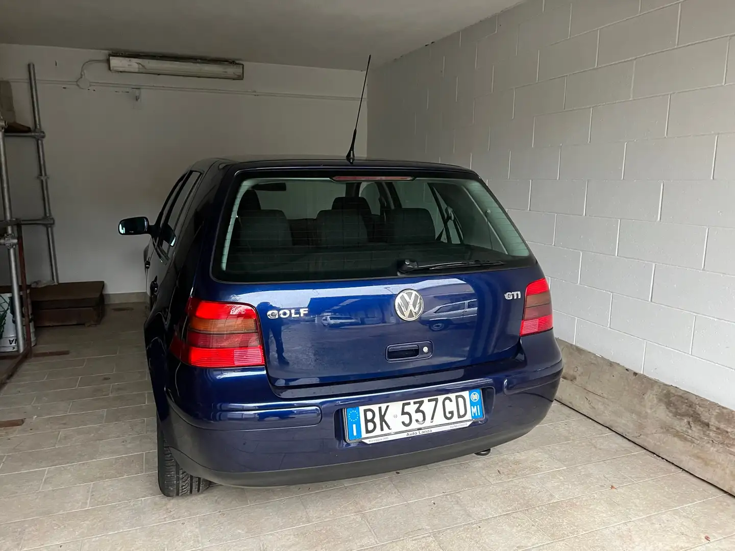 Volkswagen Golf GTI 5p 1.8 20v Синій - 2
