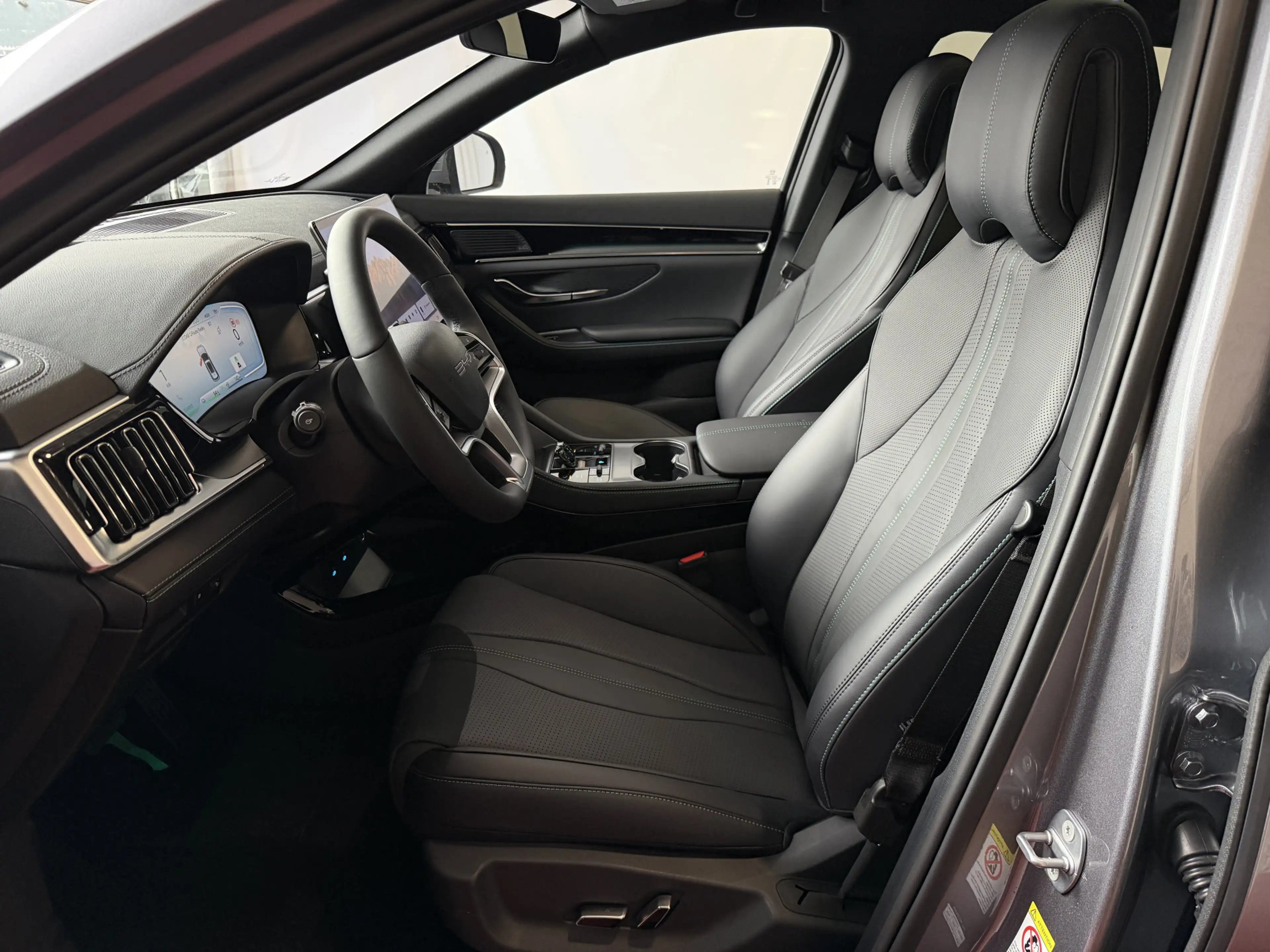 BYD Seal U 1.5 T DM-i AWD 324PK DESIGN Pano Dak Head‑Up 360° — photo 16