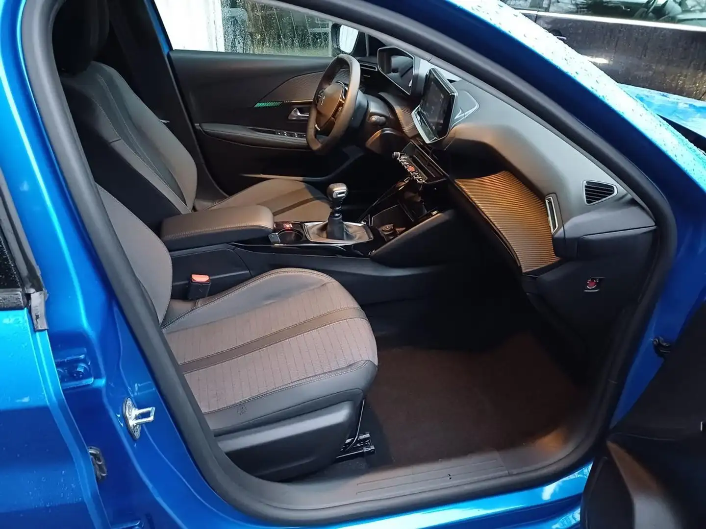 Peugeot 208 1.2 PT 100 Allure Pack LED Kam PDC KeyL AppC Blau - 2