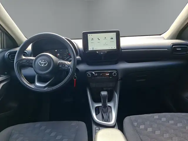 Toyota Yaris view 13