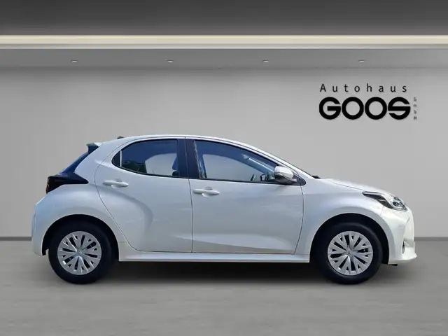 Toyota Yaris view 6