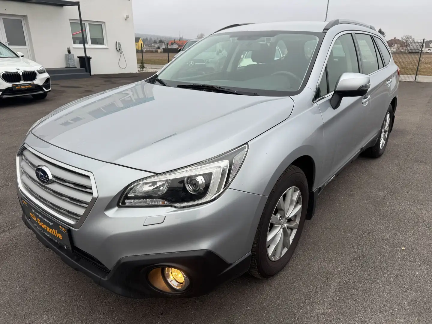 Subaru OUTBACK Touring Wagon 2,0 D Comfort AWD CVT Grau - 2