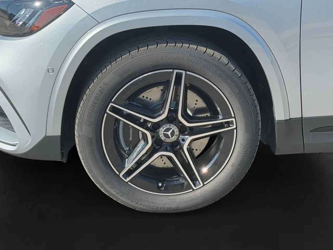 Mercedes-Benz GLA снимка Mercedes-Benz GLA
