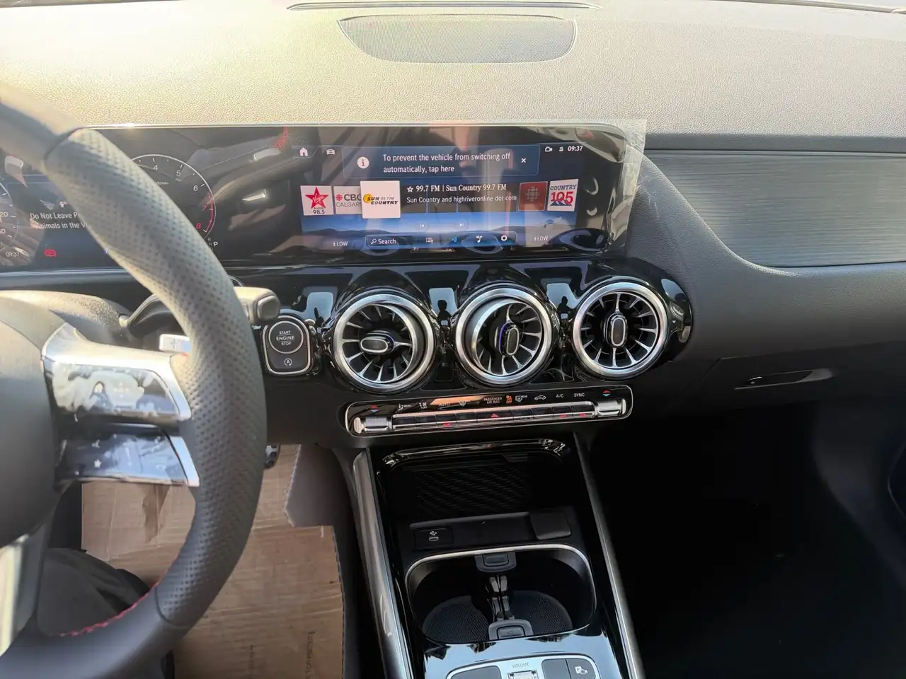 Mercedes-Benz GLA снимка Mercedes-Benz GLA
