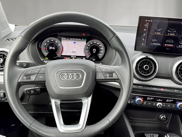 Audi Q2 view 9
