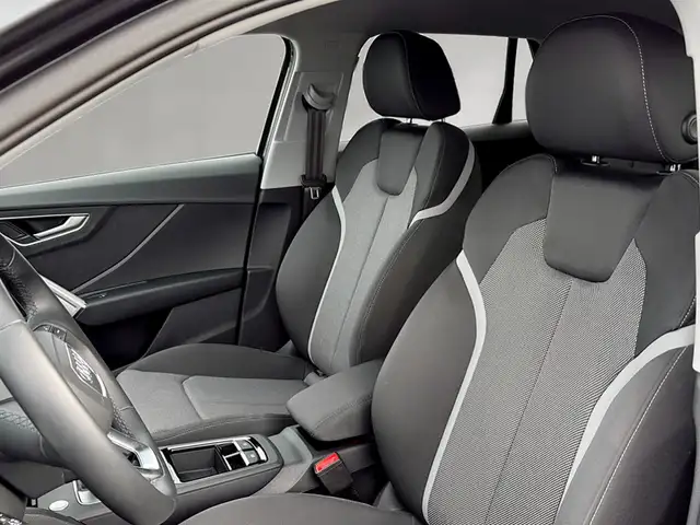 Audi Q2 view 8
