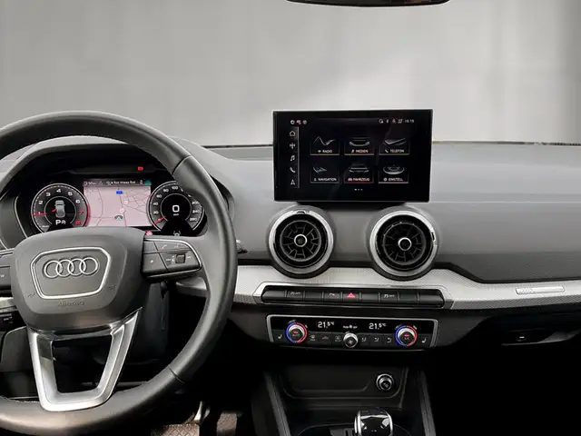 Audi Q2 view 12