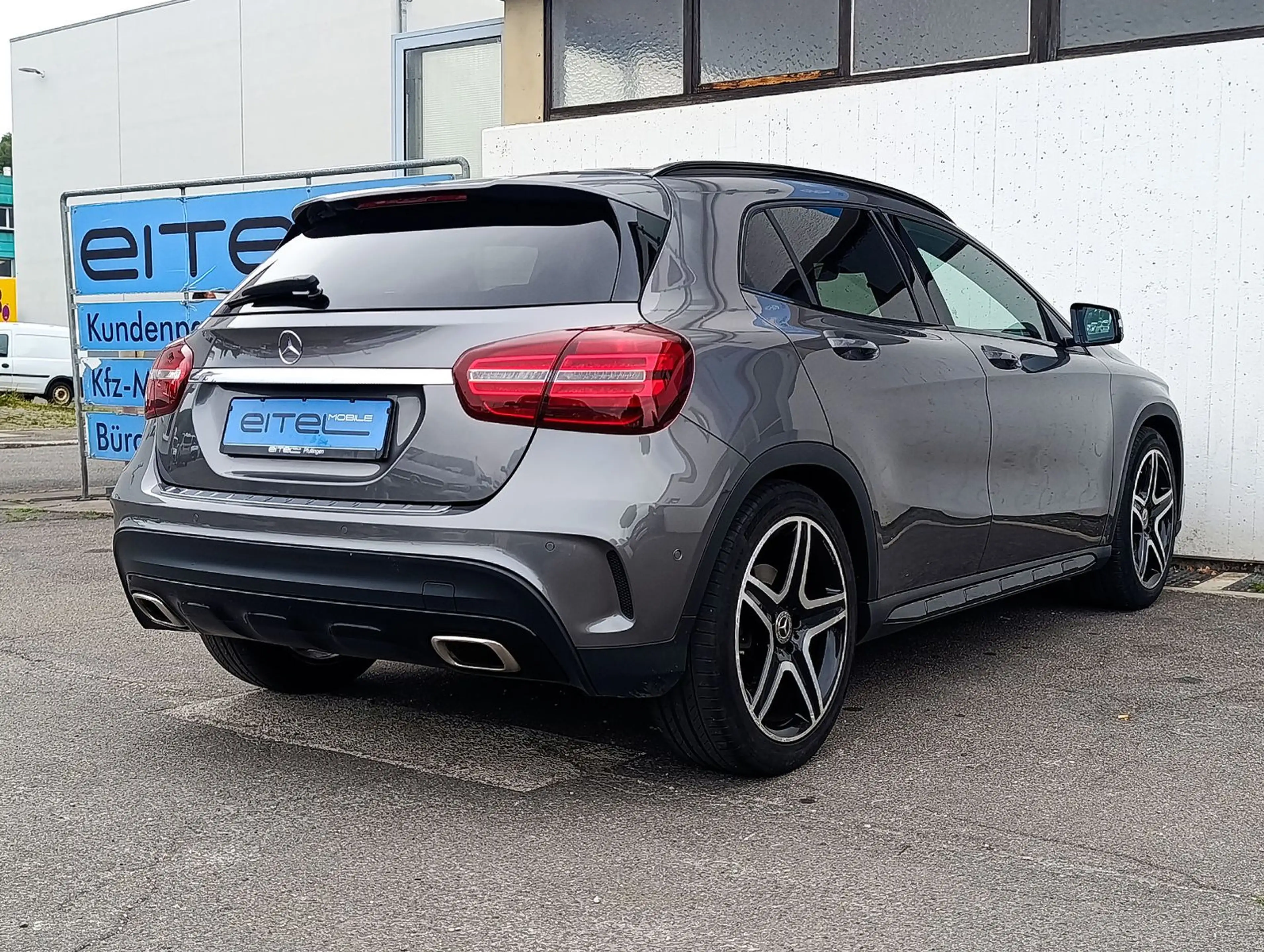 Mercedes-Benz GLA 220 4Matic AMG Kamera Leder Navi LED — photo 3