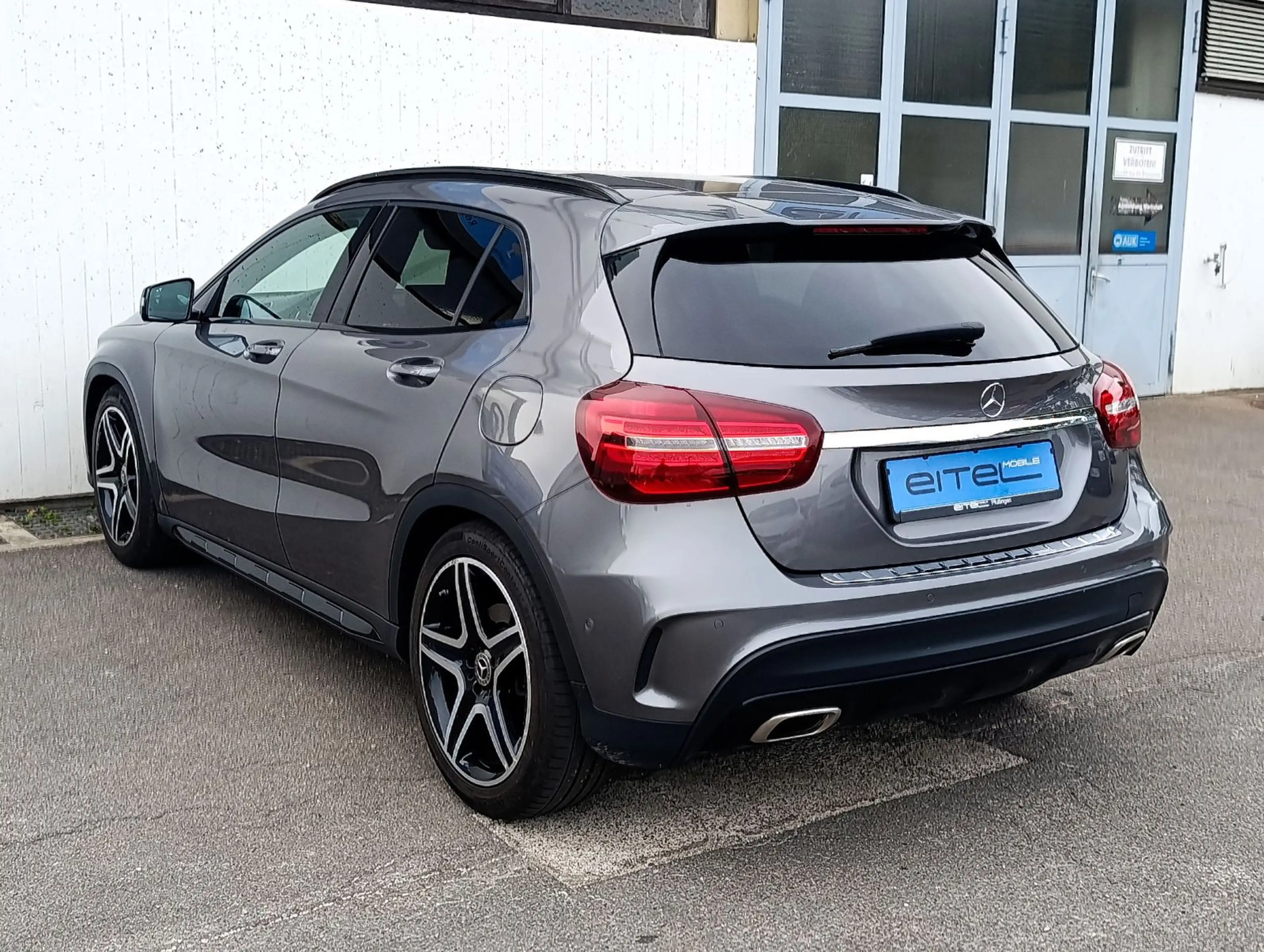 Mercedes-Benz GLA 220 4Matic AMG Kamera Leder Navi LED — photo 4