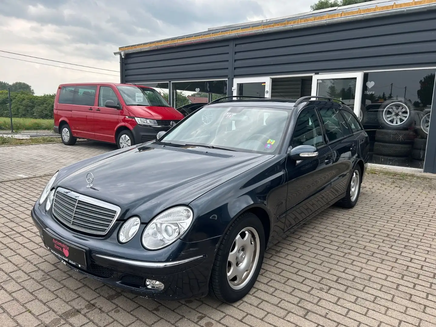 Mercedes-Benz E 200 T Kompressor*Automatik*TUV*Tempomat*Klima Zwart - 1