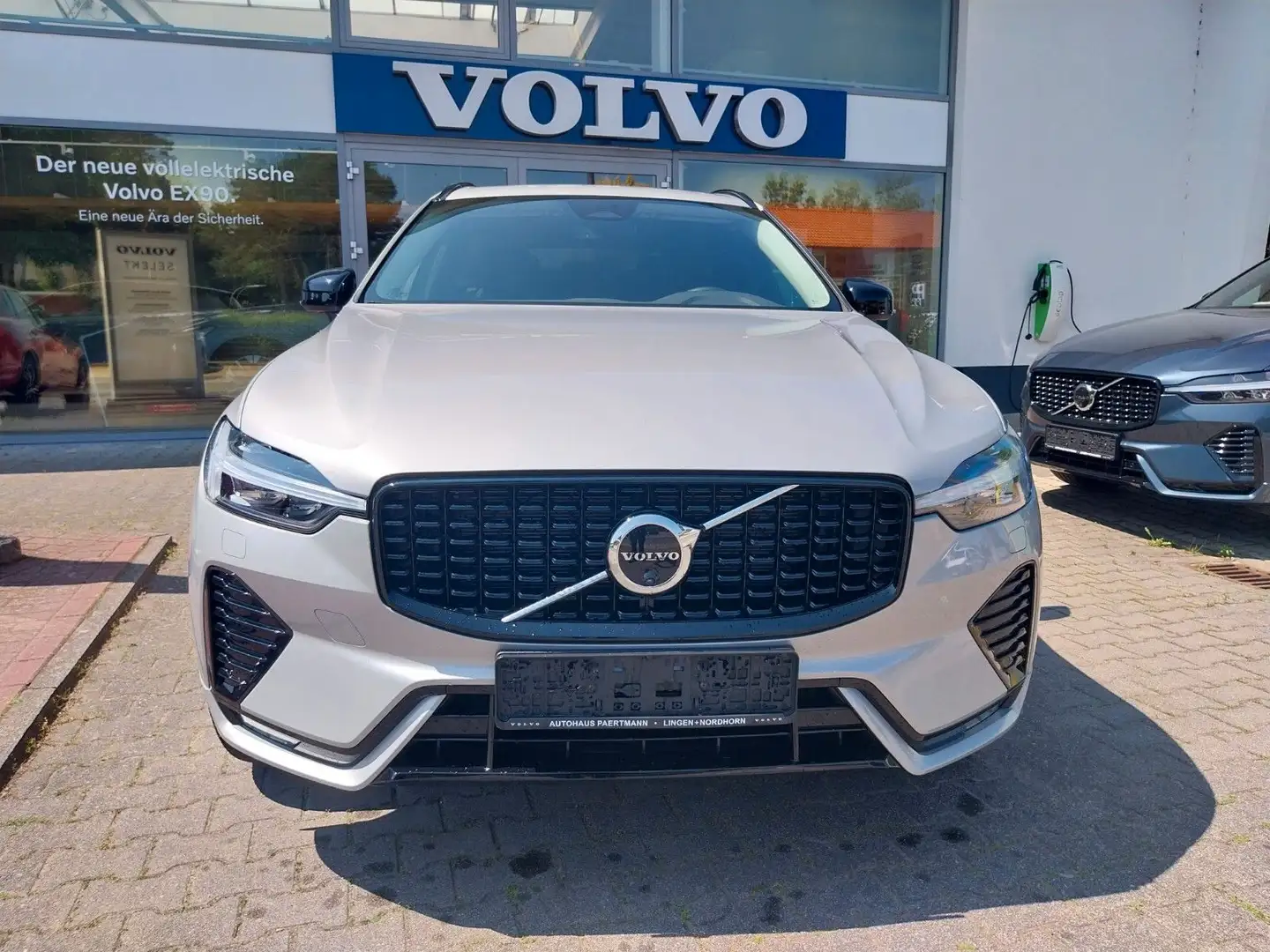 Volvo XC60 B4 Plus Dark 2WD Argento - 1