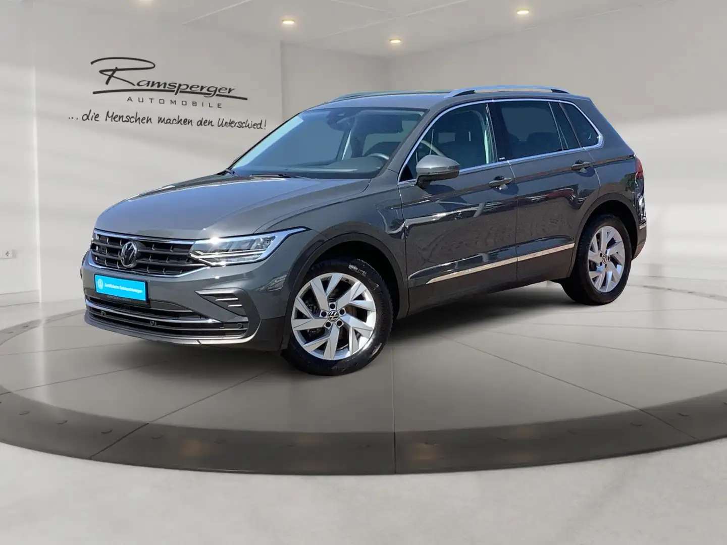 Volkswagen Tiguan 1.5 TSI DSG Move AHK ACC LED Navi Kamera Grijs - 2