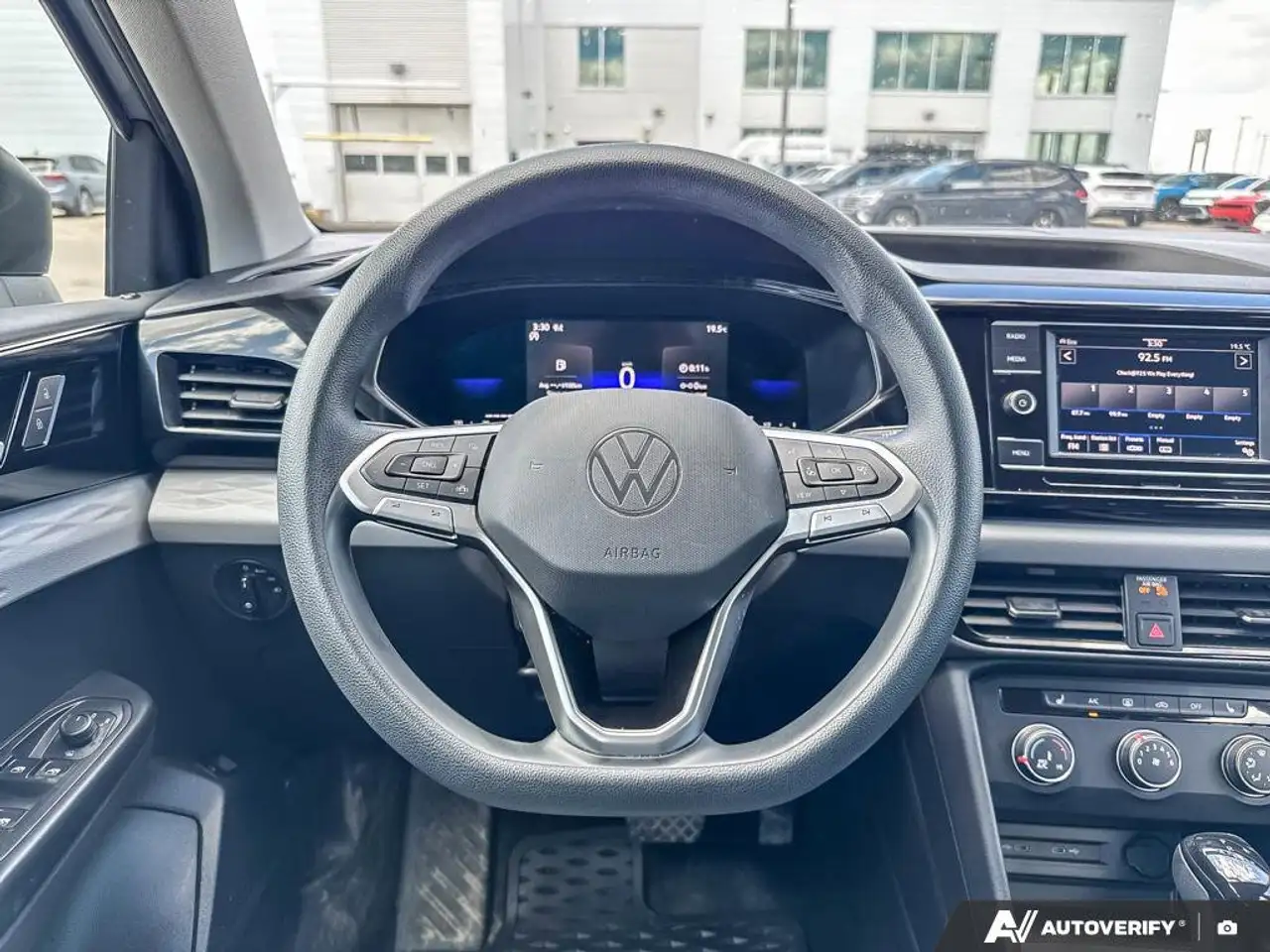 Volkswagen Taos снимка Volkswagen Taos
