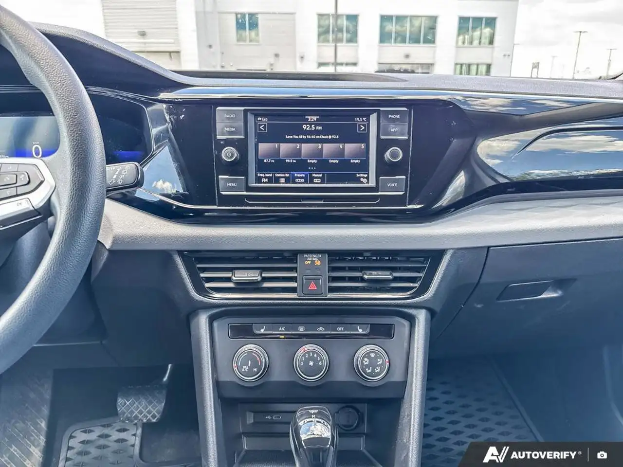 Volkswagen Taos снимка Volkswagen Taos