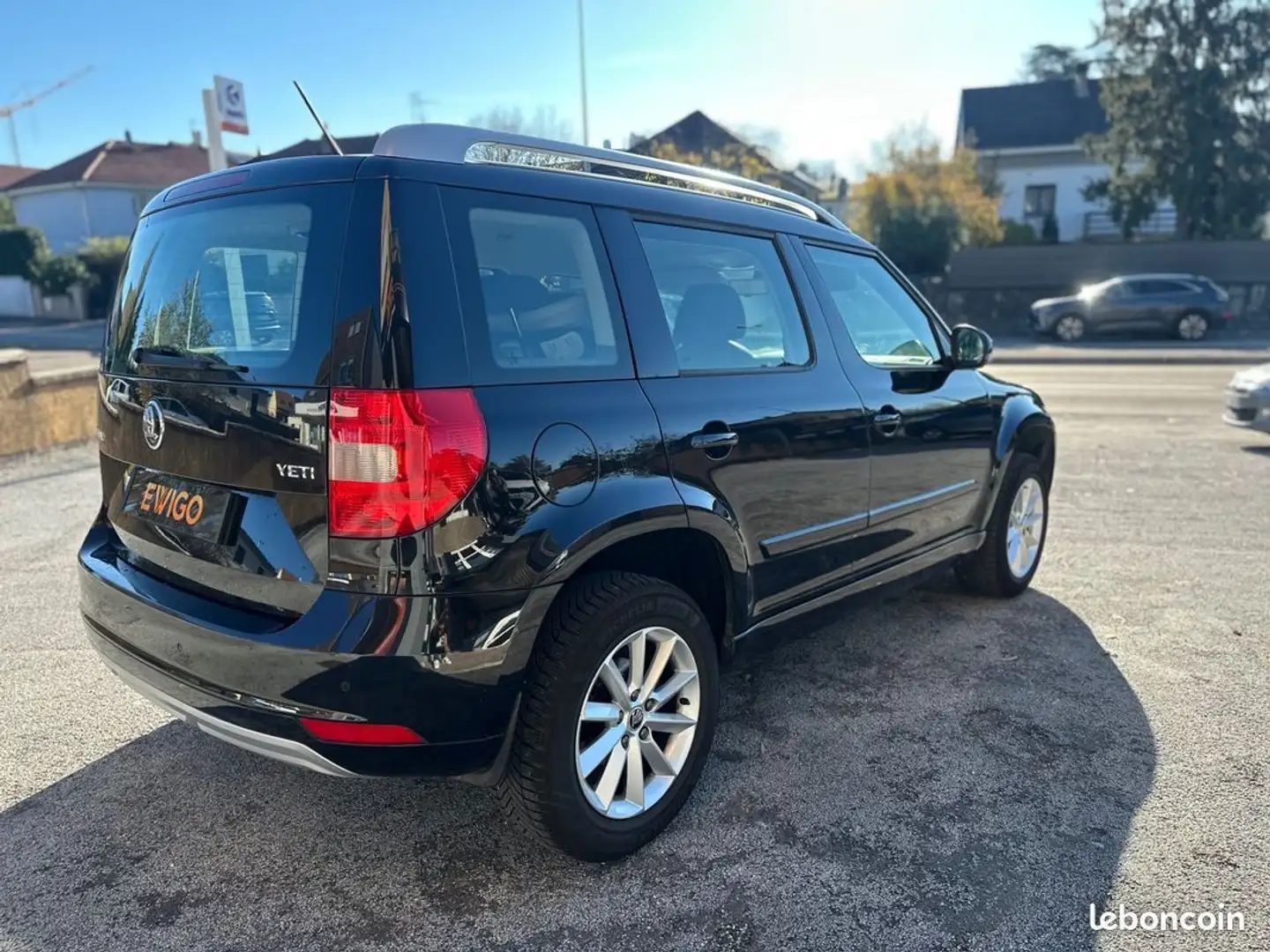 Skoda Yeti 2.0 tdi 110 ambition 4x2 Schwarz - 2