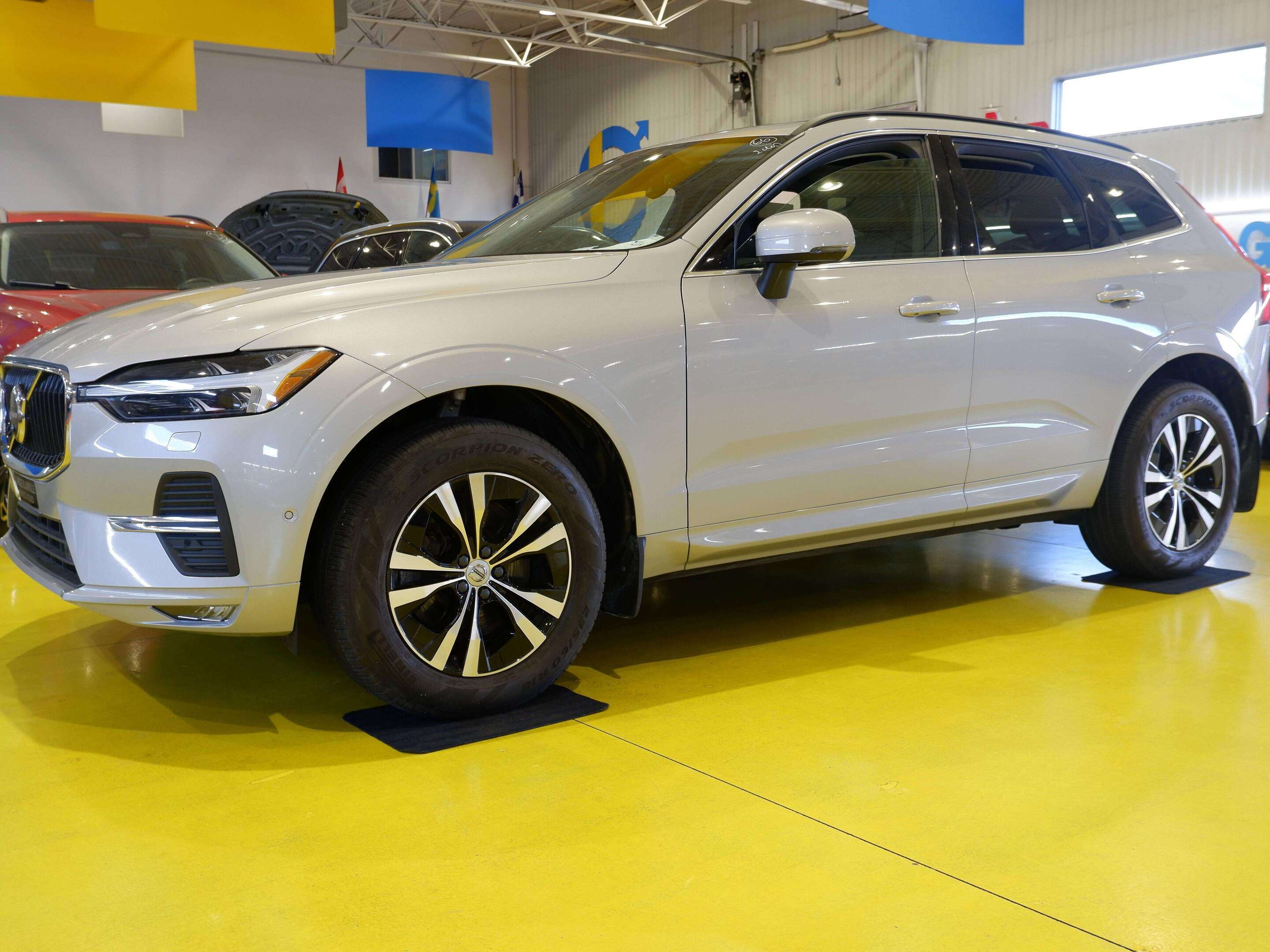2022 Volvo XC60 B6 Plus