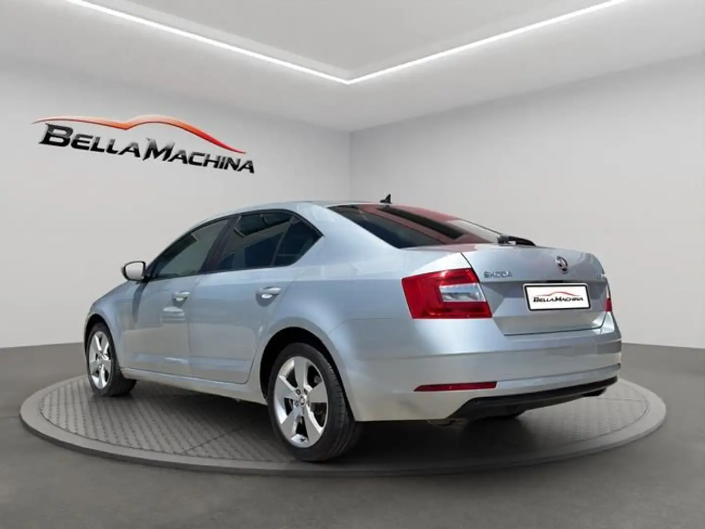 Skoda Octavia 2.0TDI CR Ambition DSG 110kW Gris - 2