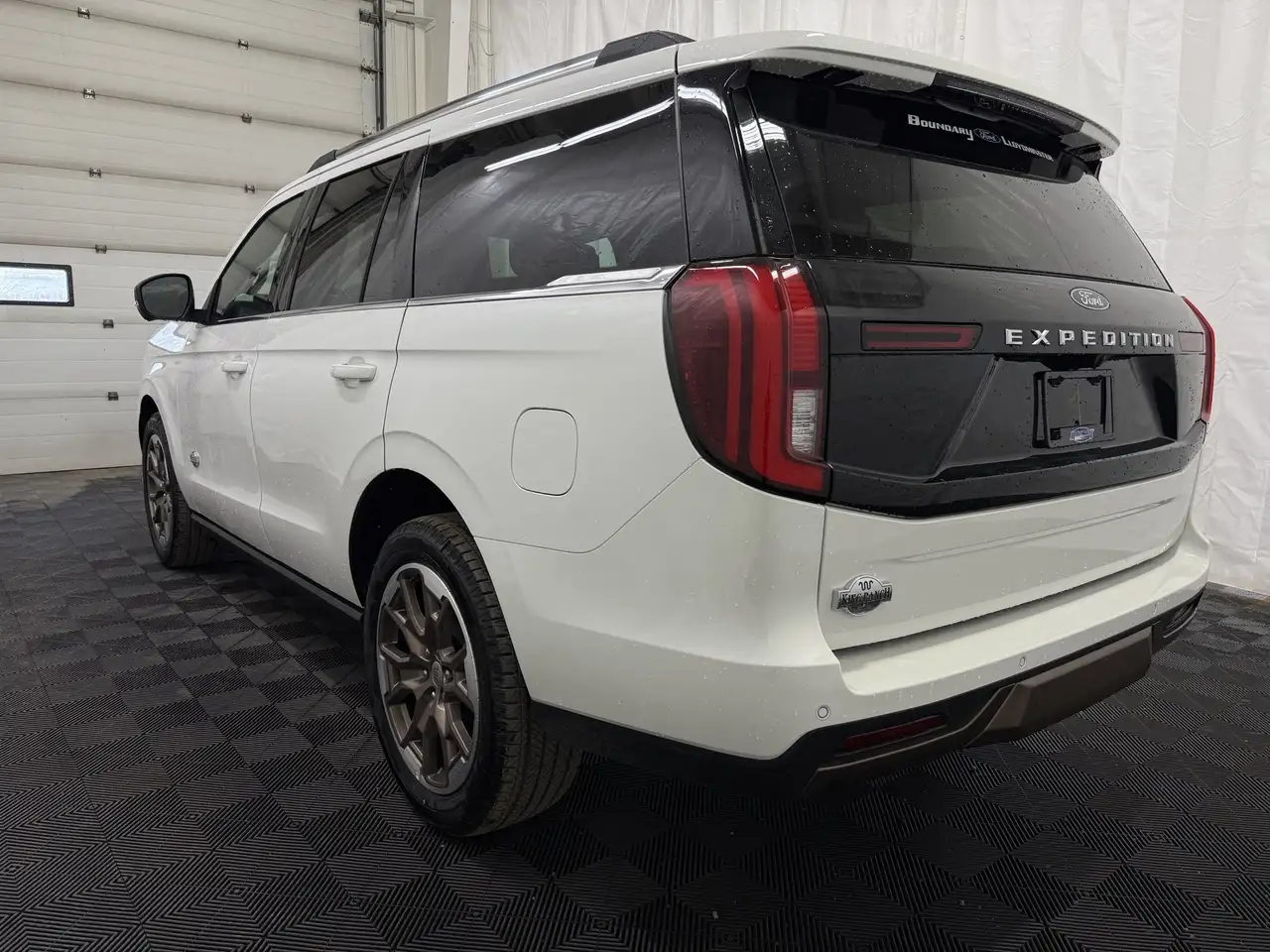 Ford Expedition снимка Ford Expedition