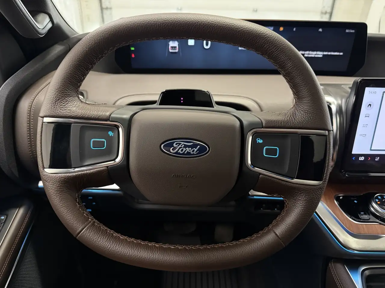 Ford Expedition снимка Ford Expedition