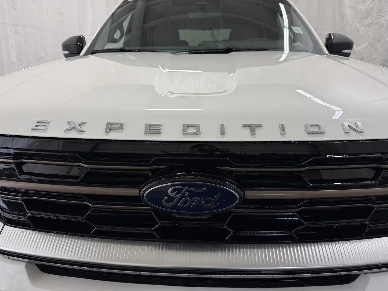 Ford Expedition снимка Ford Expedition