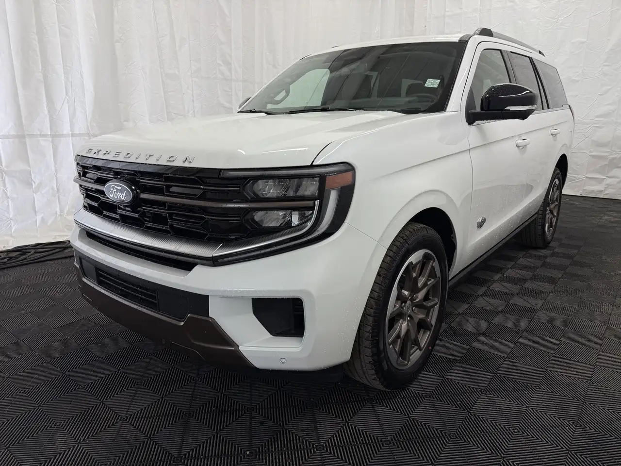 Ford Expedition снимка Ford Expedition