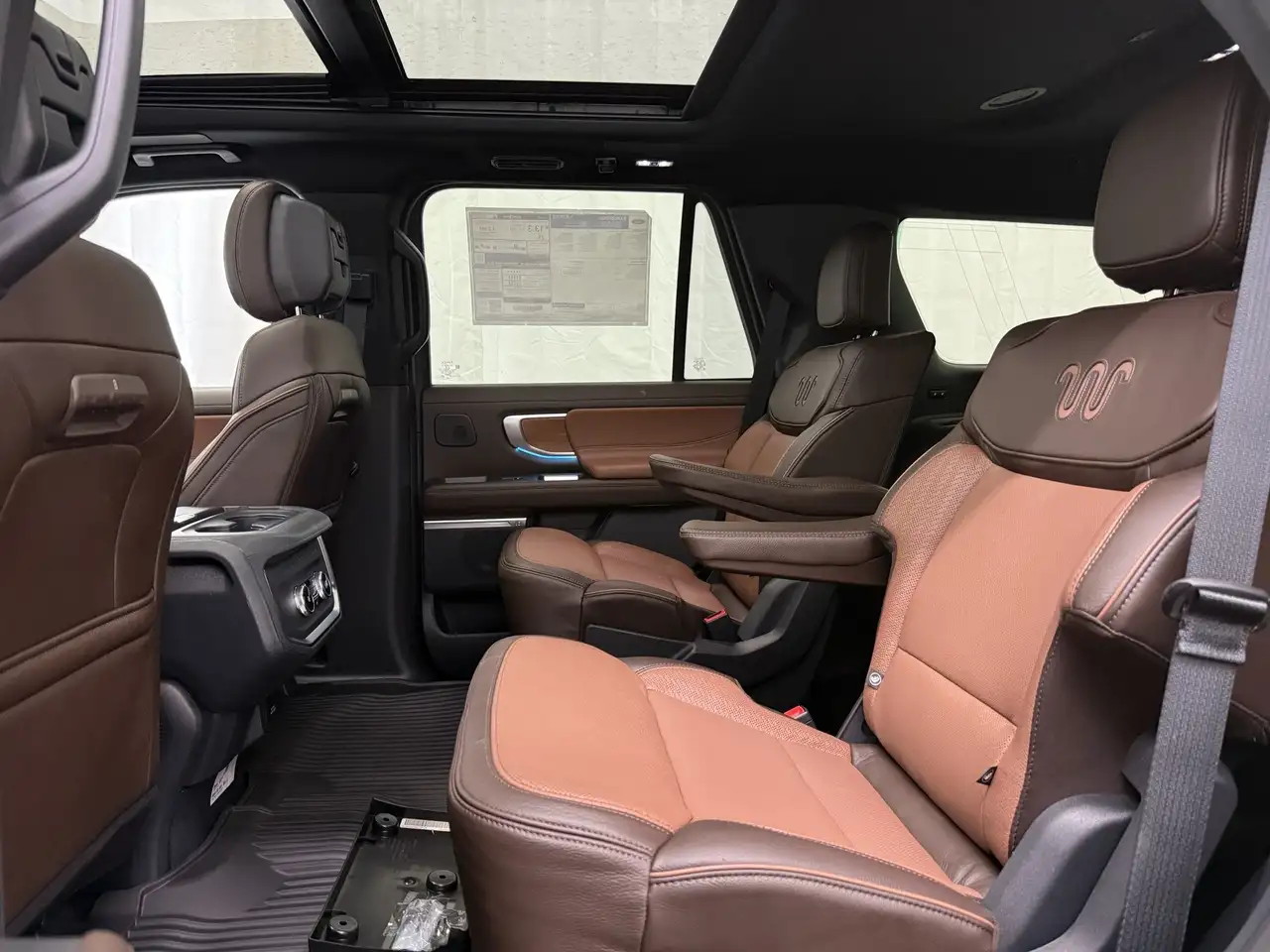 Ford Expedition снимка Ford Expedition