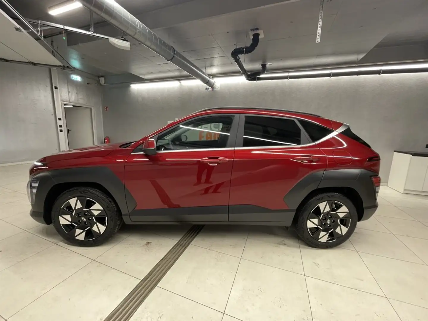 Hyundai KONA (SX2) Prestige Line 1.6 T-GDI 4WD DCT k3bp2 Rouge - 2