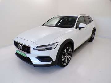 - V60 Cross Country 2.0 b4 Ultimate awd auto