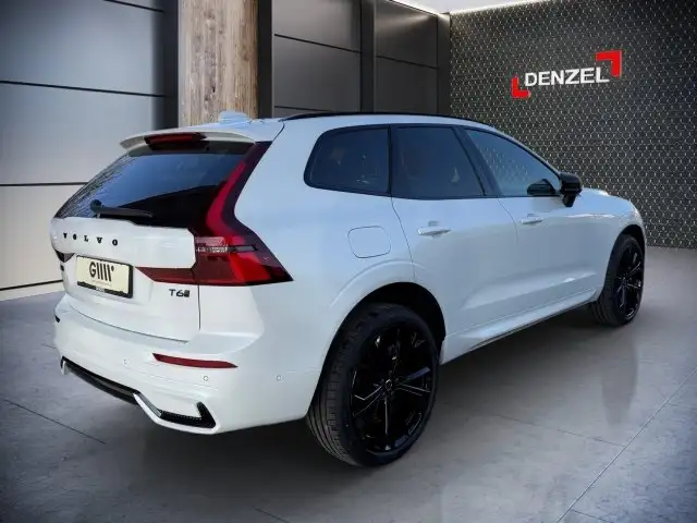 Volvo XC60 Black Edition Ultra, T6 eAWD Plug-in Hybrid, Elektrisch Ansicht 4