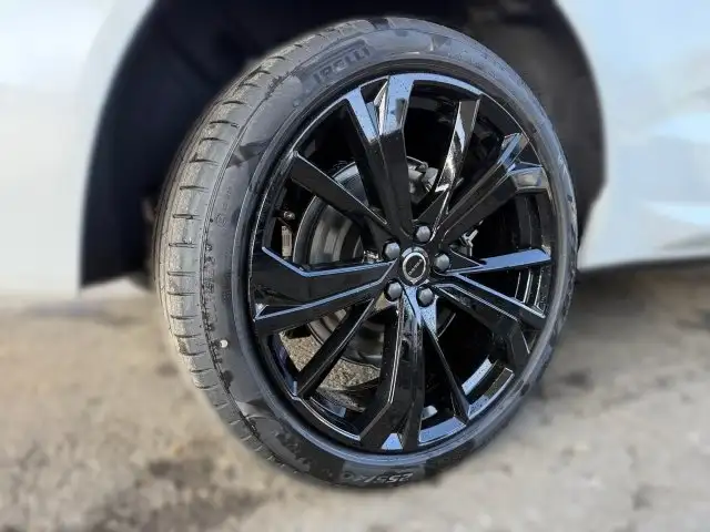 Volvo XC60 Black Edition Ultra, T6 eAWD Plug-in Hybrid, Elektrisch Ansicht 5