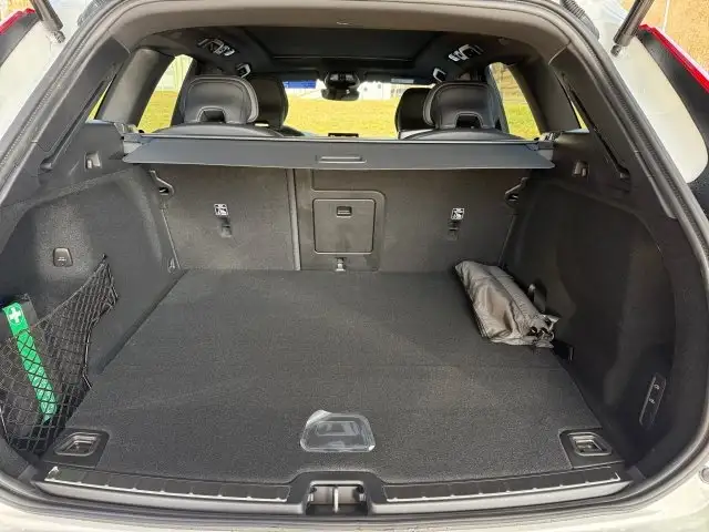Volvo XC60 Black Edition Ultra, T6 eAWD Plug-in Hybrid, Elektrisch Ansicht 10